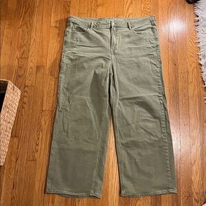 Old Navy US20 , Extra High-Waisted Sky-Hi Wide-Leg Jeans green